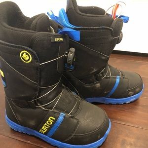 Burton kids Zipline Boa snowboard boot size 5 yth